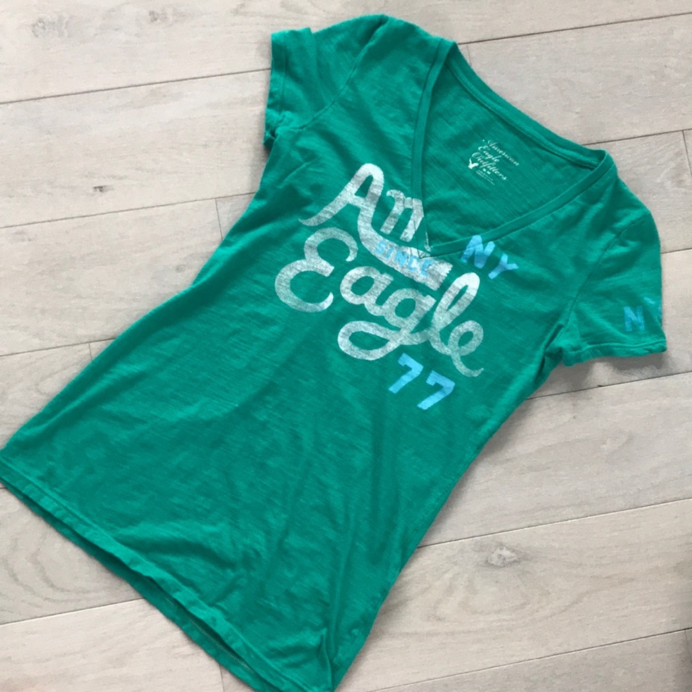 American eagle V-neck top